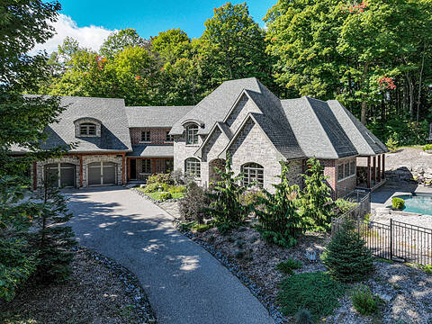 14 Pinehurst Lane, Springwater