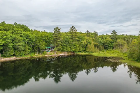 1019 Tooke Lake Road N, Baysville
