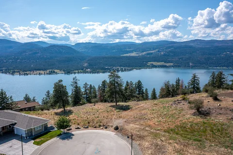 8984 Bayswater Place, Vernon