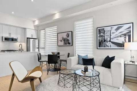 430 Roncesvalles Ave #Th4, Toronto