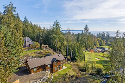 929 Fairway Lane, Bowen Island