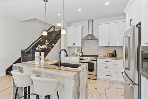 675 Victoria Rd N #9, Guelph