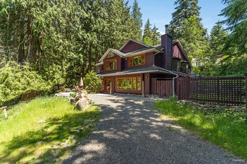 1504 Tunstall Boulevard, Bowen Island