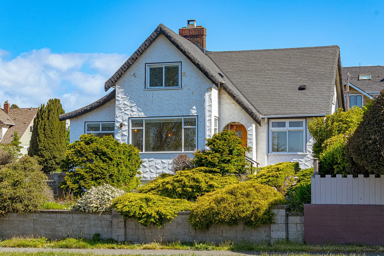690 Dallas Road, Victoria, British Columbia