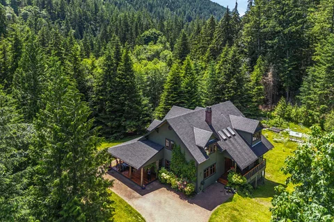 750 Cates Hill Road, Bowen Island