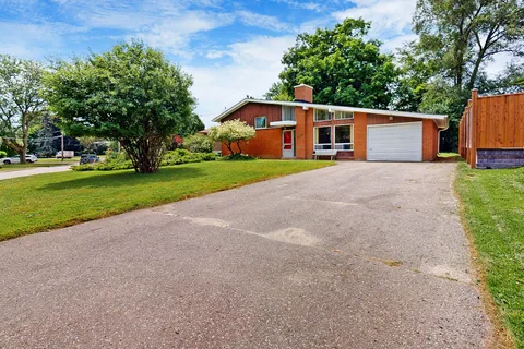290 Pendermere Pkwy, Toronto