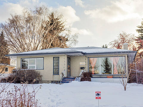 8739 Strathearn Crescent, Edmonton