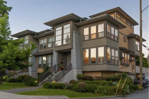 1650 St Georges Avenue, North Vancouver