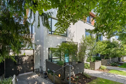 311 16th Avenue E #221, Vancouver