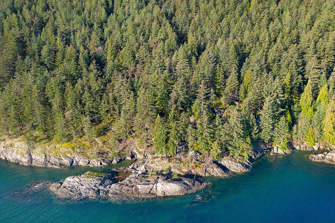 381 Waterfront, Bowen Island, British Columbia