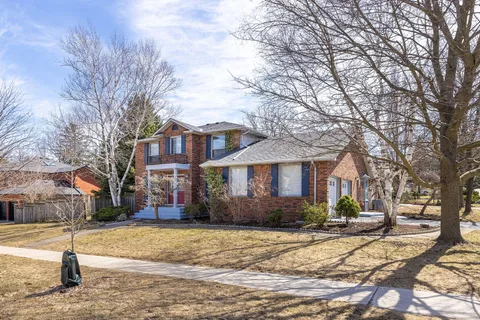 319 Lloyminn Avenue, Ancaster