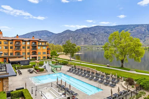 413-15 Park Place, Osoyoos