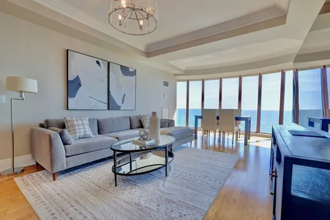 2095 Lake Shore Blvd W #818, Toronto