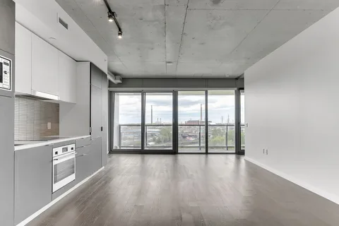 170 Bayview Ave #820, Toronto