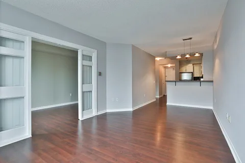 284 Bloor St W #704, Toronto
