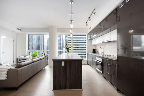 8 Mercer St #2211, Toronto