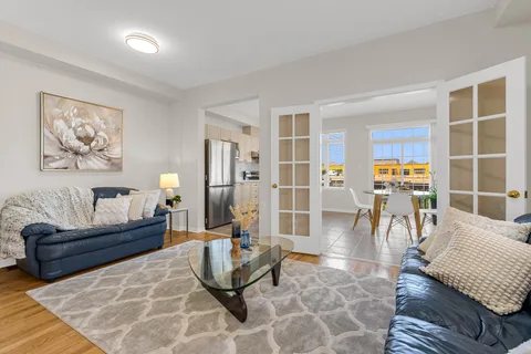 3287 Sunlight St, Mississauga