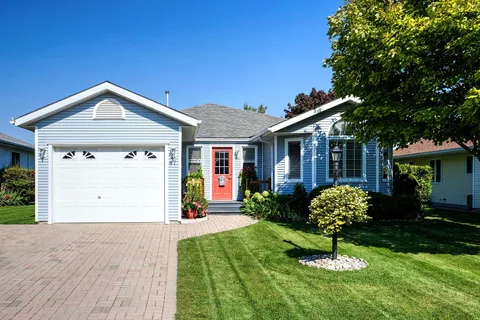 47 Cretney Dr, Prince Edward County