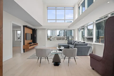 500 Queens Quay #PH 1005W, Toronto