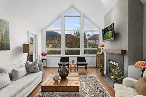 302 1145 E 29th Street, North Vancouver