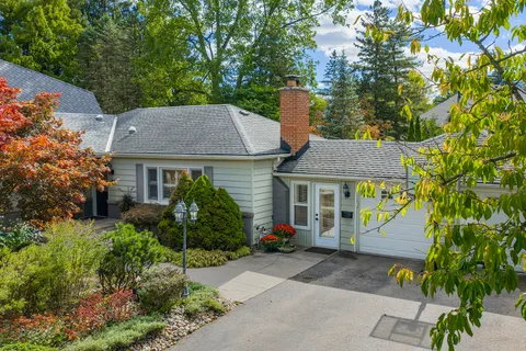 32 Parker Ave, Hamilton