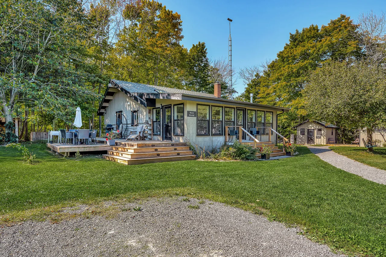 220 Easterbrook Rd S, Prince Edward County, Ontario