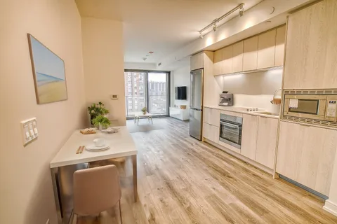 1 Jarvis St #805, Hamilton