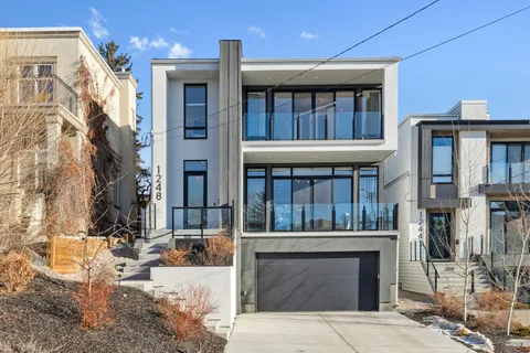 1248 16A Street NW, Calgary