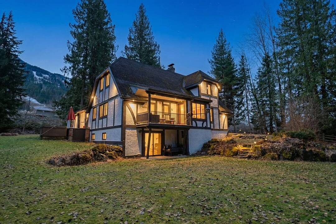 3025 Camozzi Road, Revelstoke, British Columbia