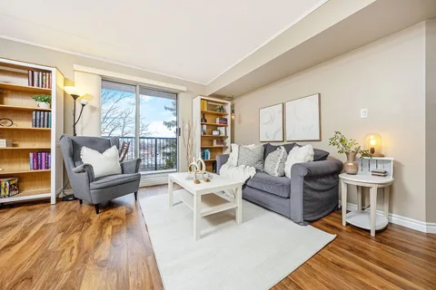 3499 Upper Middle Rd #410, Burlington
