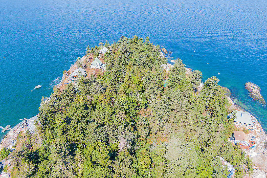 16 Passage Island, West Vancouver, British Columbia
