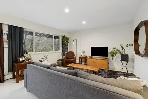 402 555 W 28th Street, North Vancouver