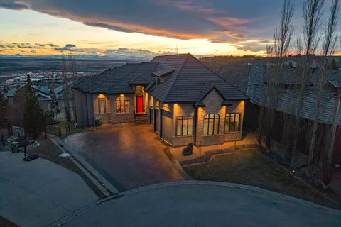 212 Gleneagles Estates Lane, Cochrane