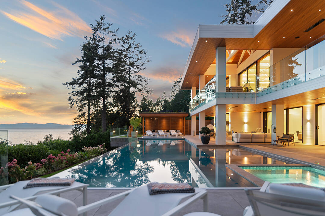 1887 Lower Road, Roberts Creek, British Columbia