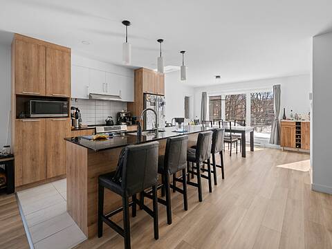 1079 Rue Raymond-Casgrain, La Cité