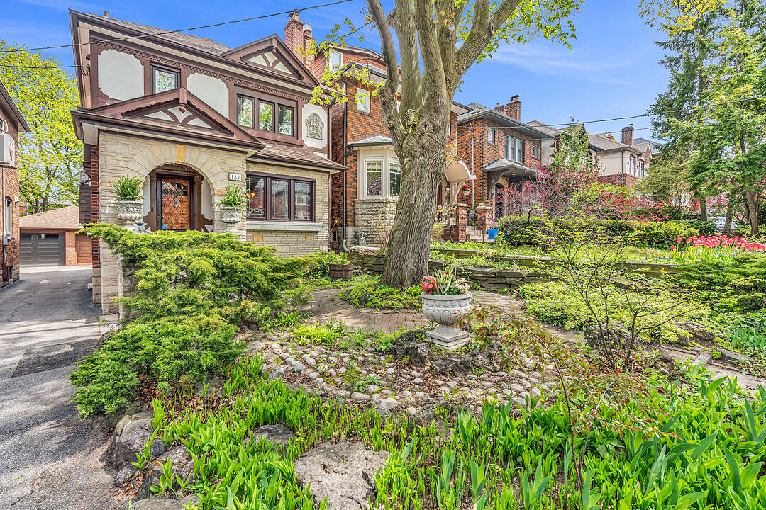 127 Heddington Ave, Toronto, Ontario