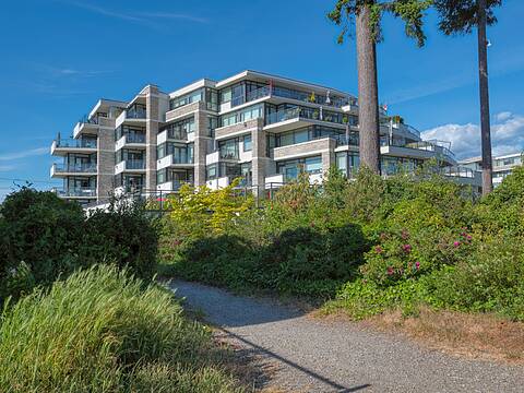 5725 Teredo Street #402, Sechelt
