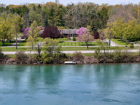 9317 Niagara River Pkwy, Niagara Falls