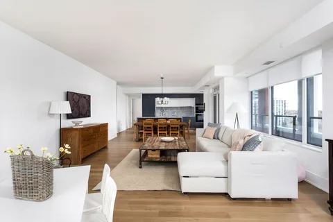 259 The Kingsway #609, Toronto