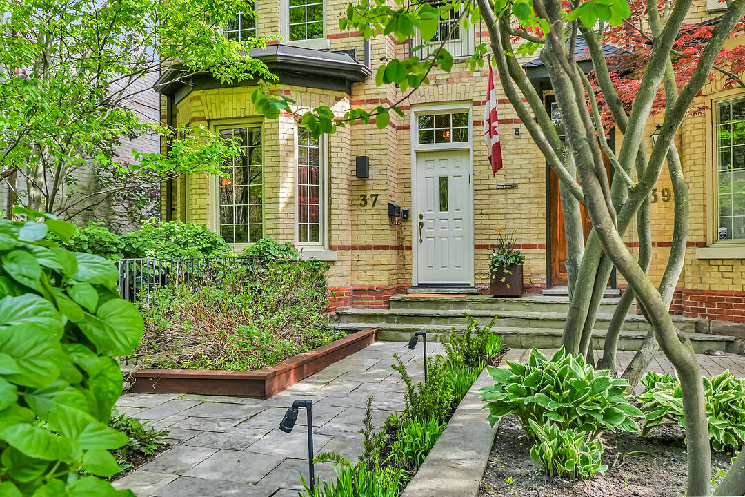 37 Walker Ave, Toronto, Ontario