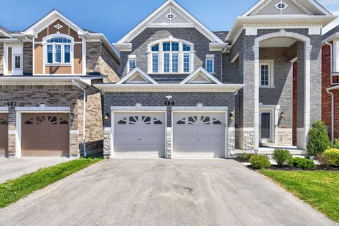 689 Audley Rd S, Ajax