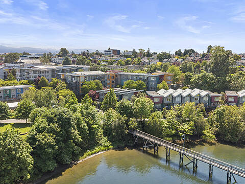 406-90 Regatta Landing, Victoria