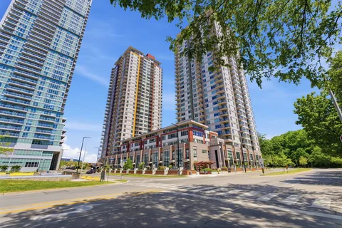 25 Town Centre Crt #3208, Toronto