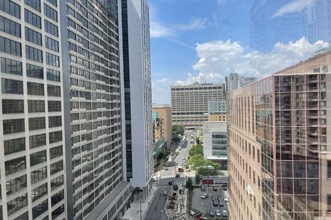 711 Bay St #1715, Toronto