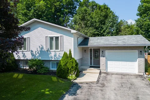 26 Middle Ave, Meaford