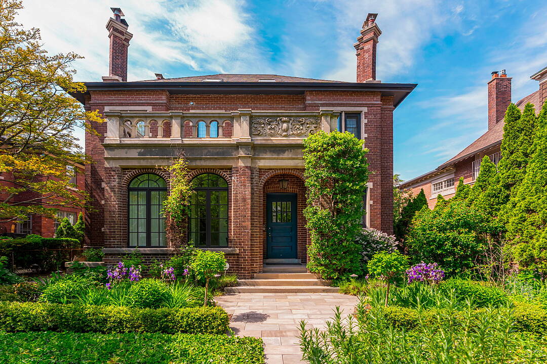 10 Mckenzie Ave, Toronto, Ontario