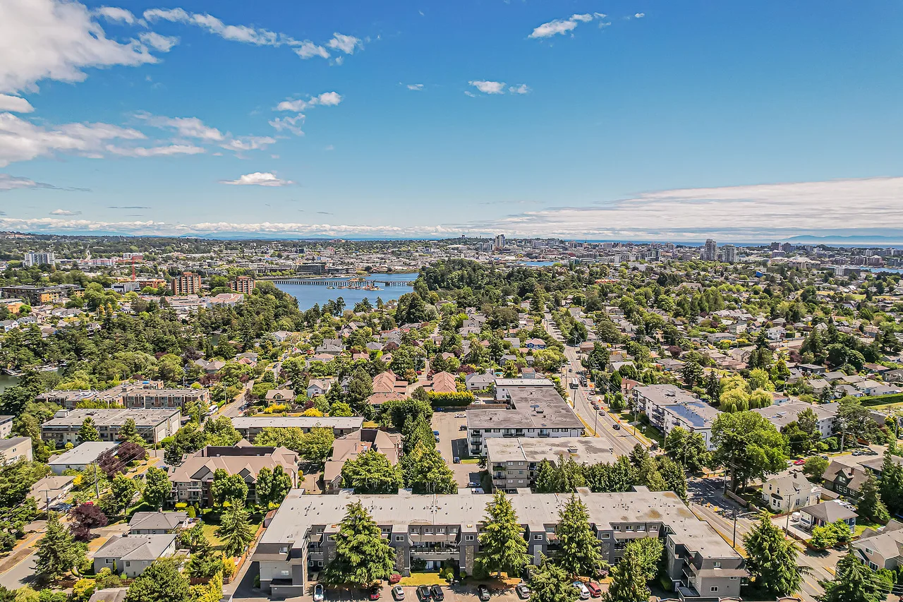 1-840 Craigflower Road, Esquimalt, British Columbia