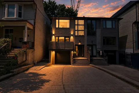32 Eaton Ave, Toronto