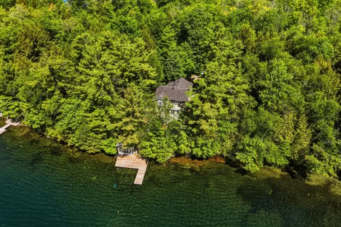 223 10th Concession, Seguin
