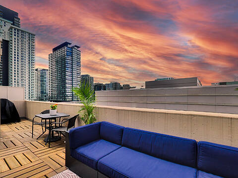 18 Stafford St #PH10, Toronto